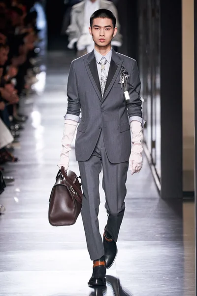 Look 38